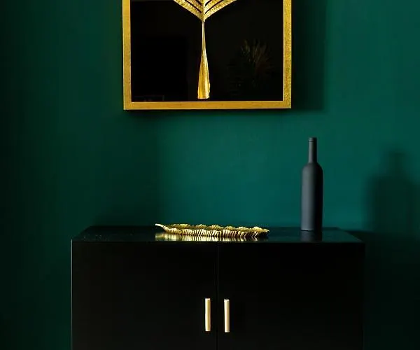 Welcome To The Jungle By Holt Apartment *