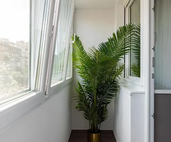 Welcome To The Jungle By Holt Apartment *