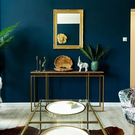 Welcome To The Jungle By Holt דירה *