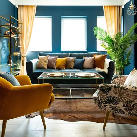 Welcome To The Jungle By Holt *