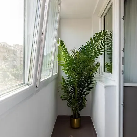 Welcome To The Jungle By Holt Apartment *