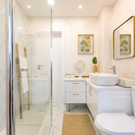 Welcome To The Jungle By Holt דירה