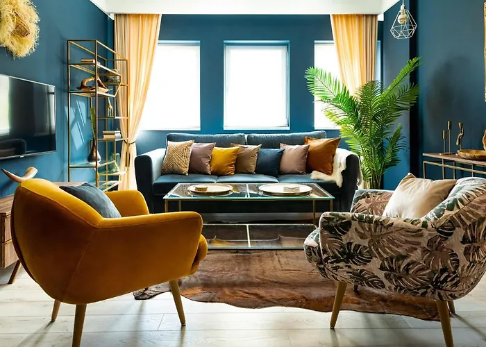 Welcome To The Jungle By Holt *