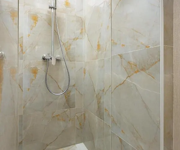 Welcome To The Jungle By Holt